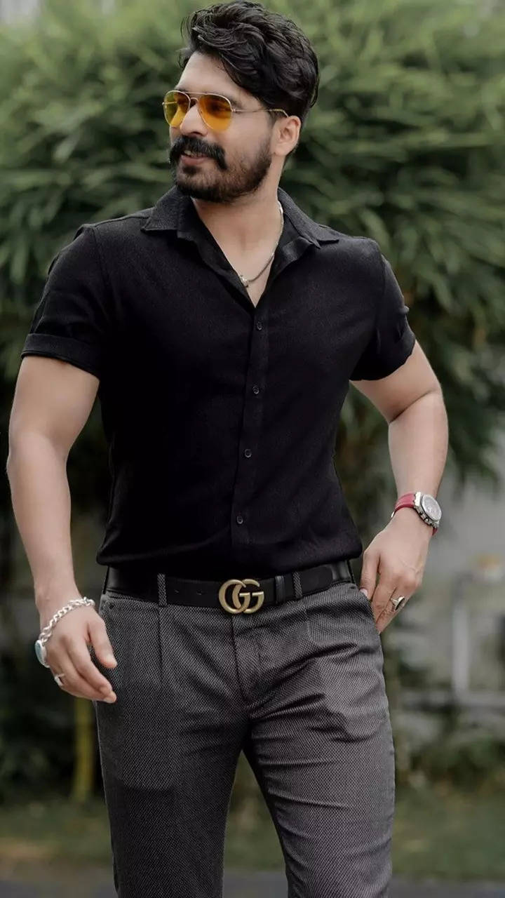 Black Shirt for Every Occasion: A Must-Have for Men 2024